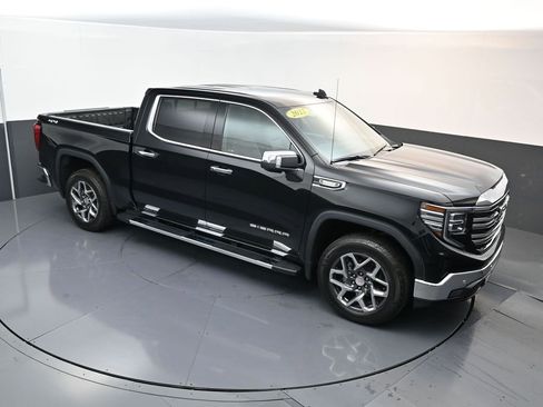 Used 2022 GMC Sierra 1500 SLT w/ SLT Premium Plus Package AWD/4WD image 16
