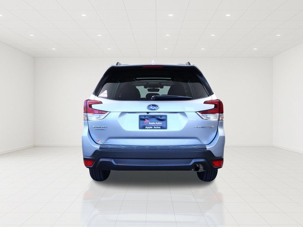 Used 2020 Subaru Forester Premium AWD/4WD image 5