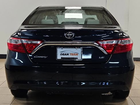 Used 2017 Toyota Camry LE image 5