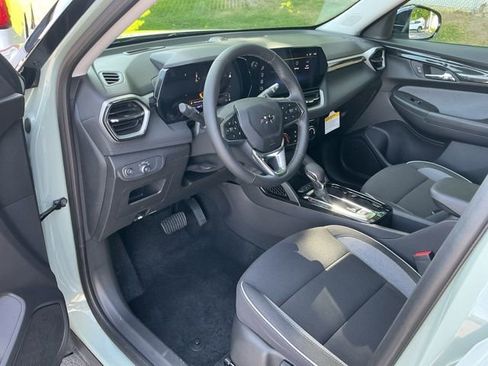 New 2026 Chevrolet TrailBlazer LT w/ Midnight Edition AWD/4WD image 17