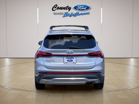 Used 2022 Hyundai Santa Fe SEL w/ Convenience + Premium Package FWD image 11