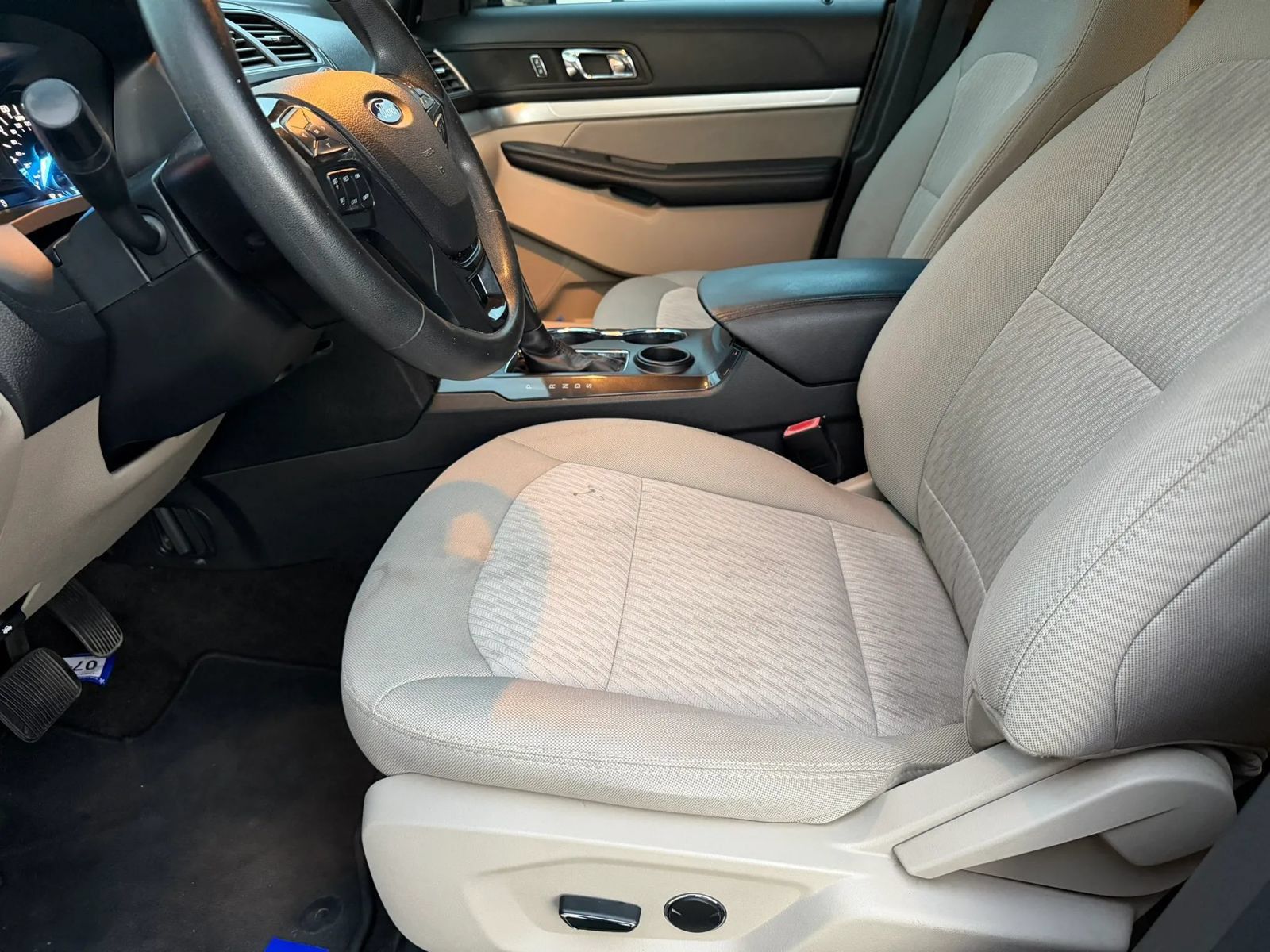 Used 2018 Ford Explorer FWD image 10