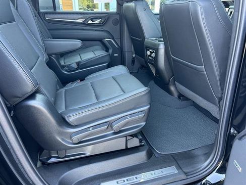 Used 2024 GMC Yukon XL Denali image 30