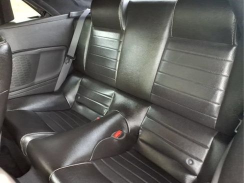 Used 2010 Ford Mustang GT RWD image 9