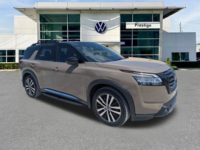 Used 2023 Nissan Pathfinder Platinum w/ Lighting Package (N93)