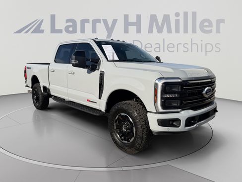 Used 2026 Ford F350 Platinum w/ Tremor Off-Road Package AWD/4WD image 7