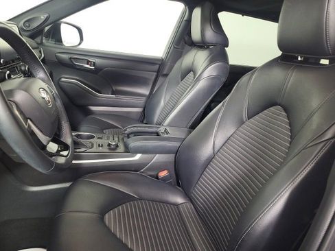 Used 2022 Toyota Highlander XSE image 14