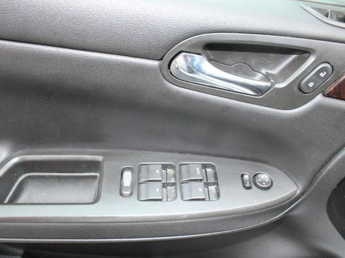 Used 2014 Chevrolet Impala LT w/ LT Sunroof Package image 8