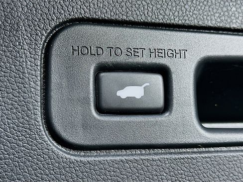 Used 2023 Honda Pilot Touring image 32