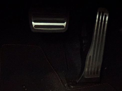 Used 2023 Chevrolet Corvette Stingray Coupe w/ 1LT RWD image 36