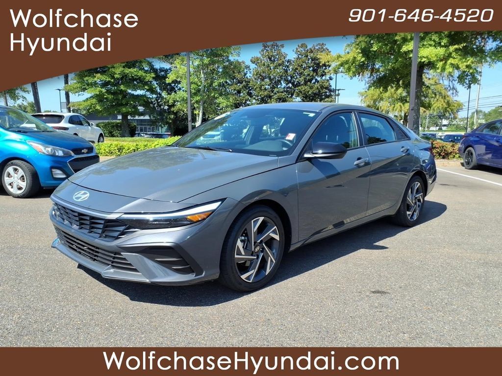 Certified 2025 Hyundai Elantra Sport FWD image 1