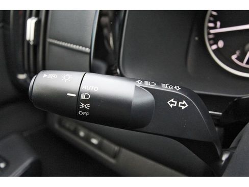 New 2026 Nissan Pathfinder SV w/ SV Premium Package FWD image 17