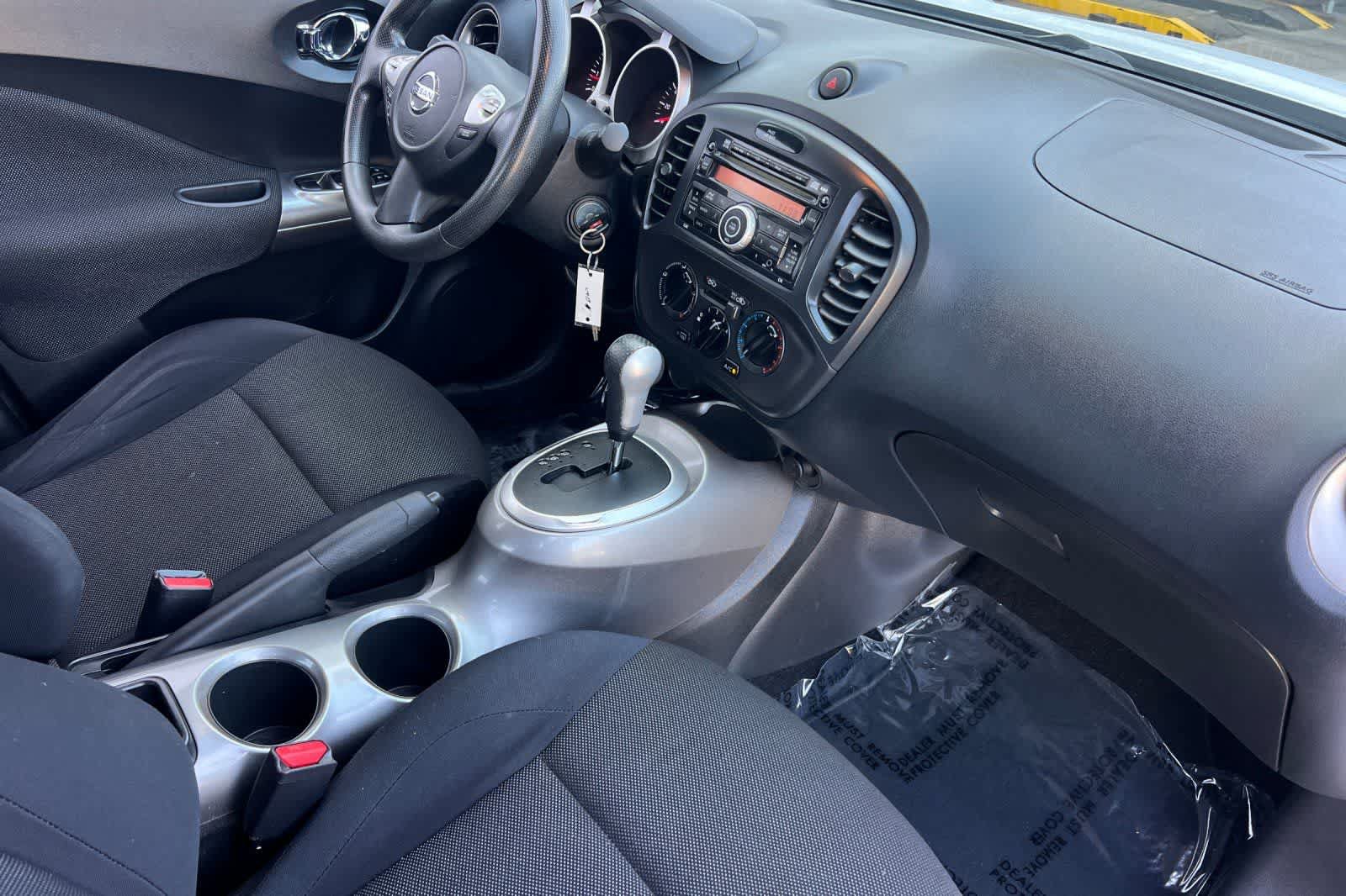 Used 2013 Nissan Juke S FWD image 24