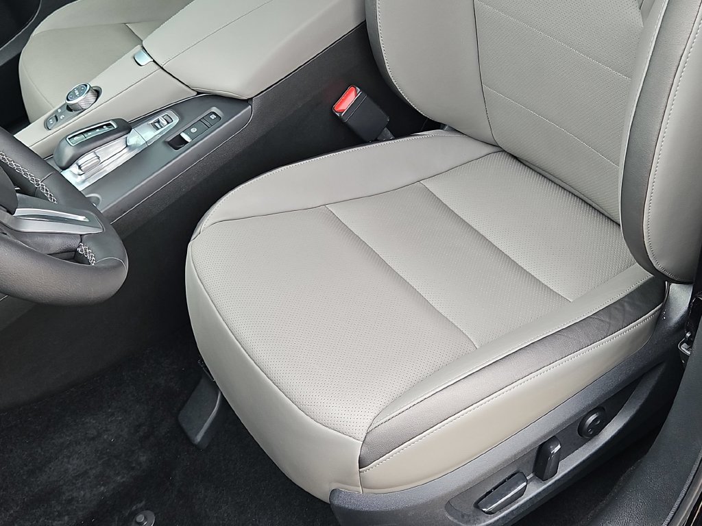 Used 2023 INFINITI QX50 Luxe FWD image 16