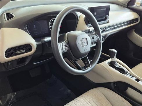 Used 2024 Honda HR-V LX image 9