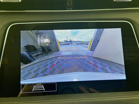 Used 2020 Cadillac XT4 Luxury w/ Cold Weather Package AWD/4WD image 13