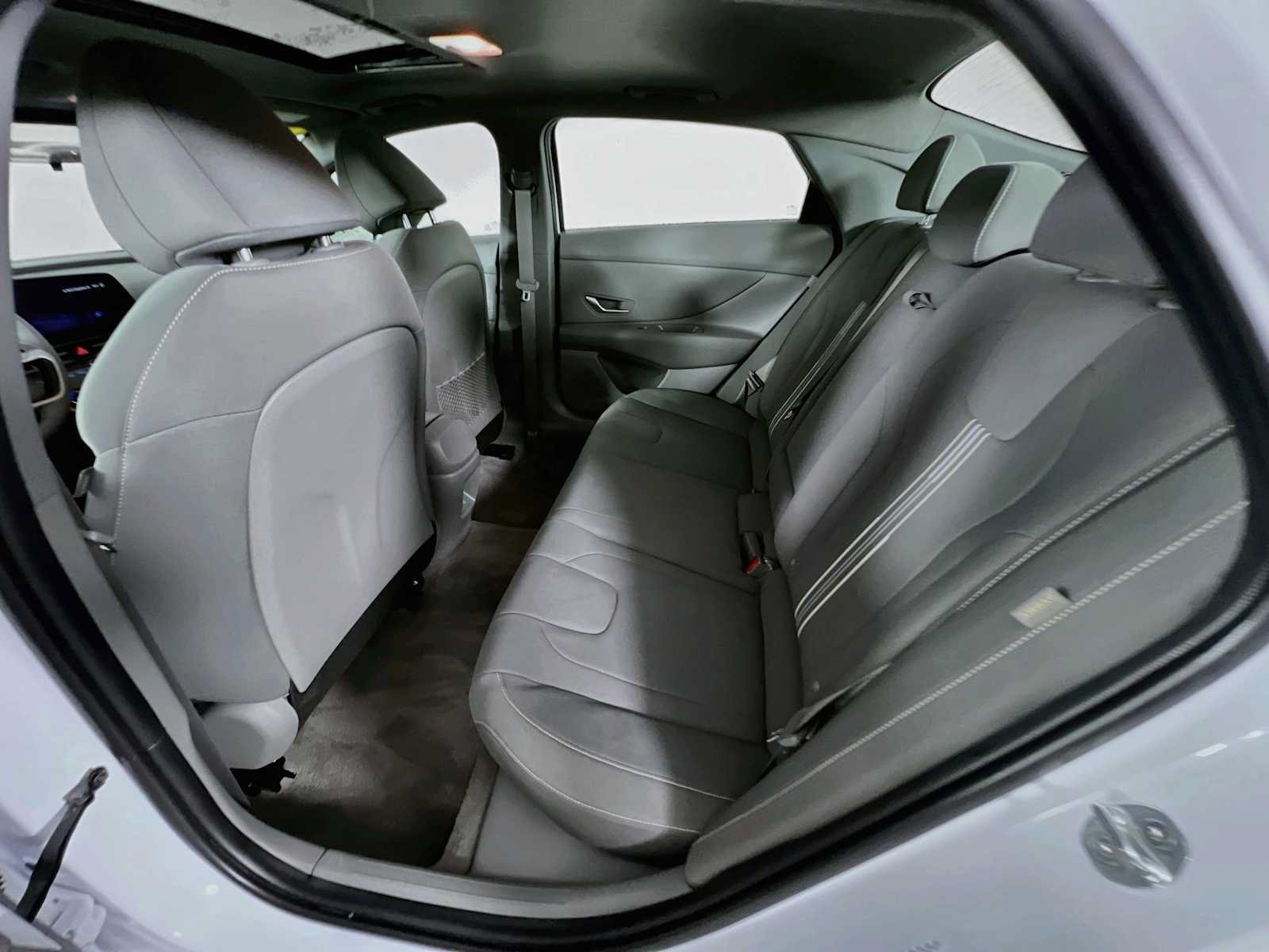 Certified 2024 Hyundai Elantra SEL w/ Convenience Package FWD image 26