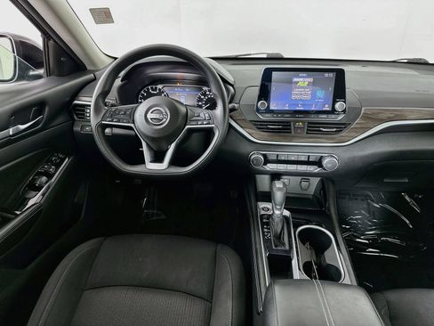 Used 2023 Nissan Altima 2.5 SV FWD image 21