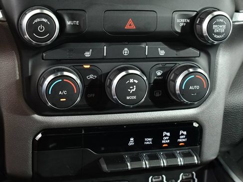 Used 2019 RAM 1500 Big Horn AWD/4WD image 31
