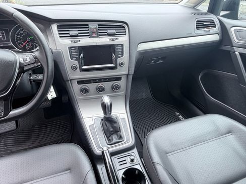 Used 2015 Volkswagen Golf S FWD image 12