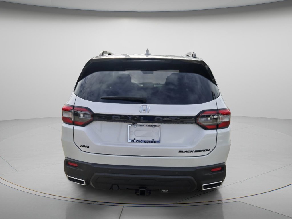 Certified 2025 Honda Pilot Black Edition image 6