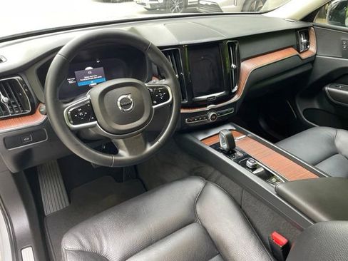 Certified 2023 Volvo XC60 B5 Plus AWD/4WD image 17