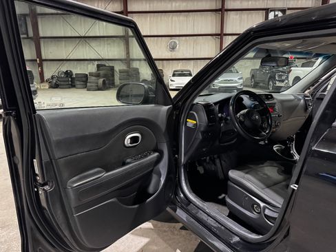 Used 2015 Kia Soul image 12