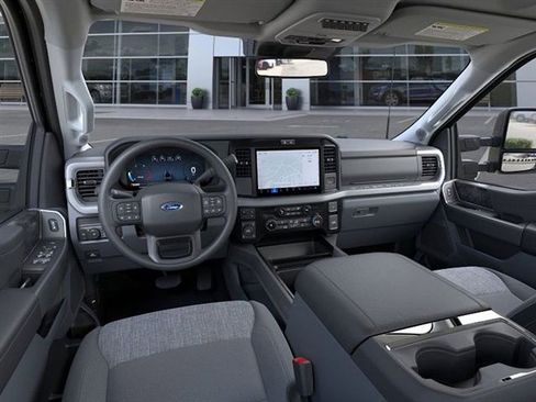 New 2026 Ford F350 XLT w/ XLT Premium Package AWD/4WD image 9