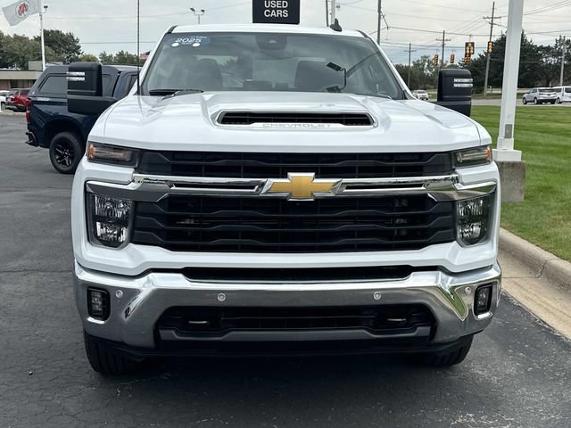 Certified 2025 Chevrolet Silverado 3500 LT w/ Safety Package AWD/4WD image 3