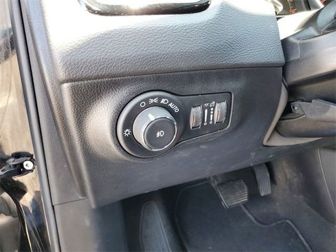 Used 2021 Jeep Compass Limited image 17