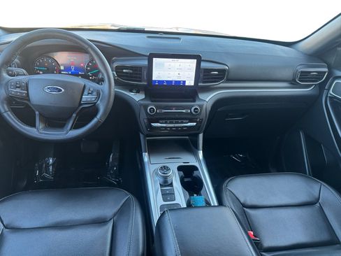 Used 2020 Ford Explorer XLT w/ Equipment Group 202A image 10