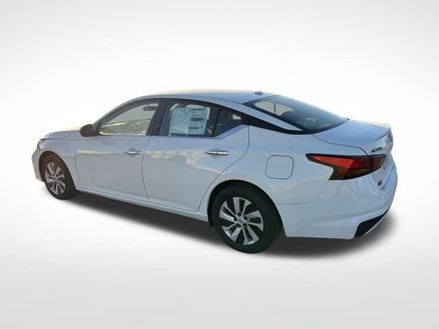 Used 2025 Nissan Altima 2.5 S image 6