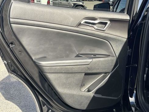 Used 2025 Kia Sportage EX w/ Premium Package image 17