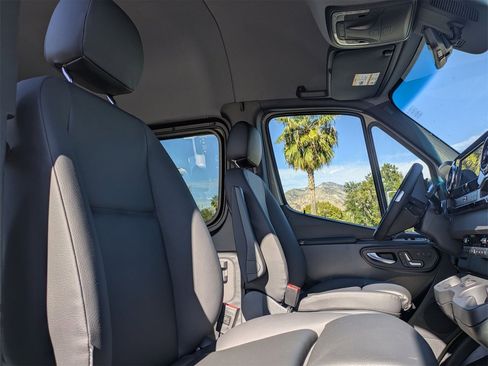 New 2026 Mercedes-Benz Sprinter 2500 image 9