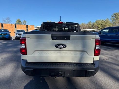 New 2025 Ford Maverick Lariat w/ Black Appearance Package image 4