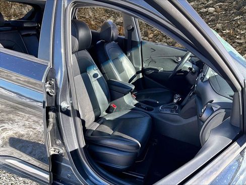 Used 2021 Hyundai Kona Limited image 7