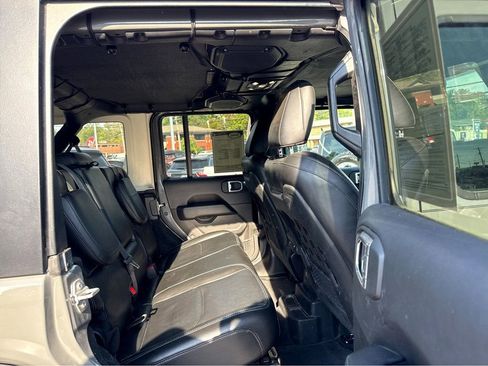 Certified 2022 Jeep Wrangler Unlimited Rubicon 4xe w/ Cold Weather Group image 9