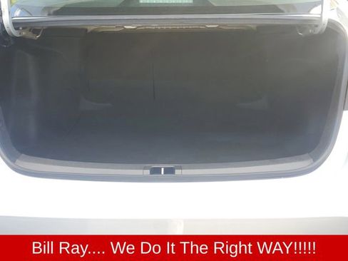 Used 2022 Toyota Corolla LE image 6