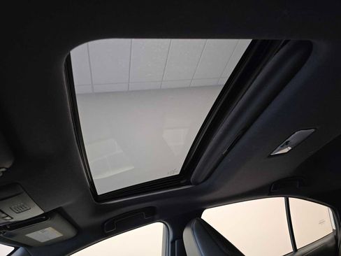 Used 2020 Toyota Corolla XSE FWD image 19