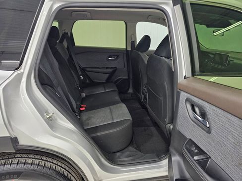 Used 2023 Nissan Rogue SV image 15