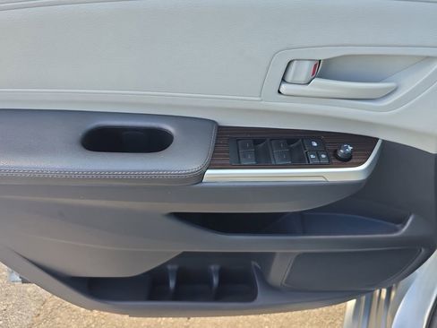 Used 2023 Toyota Sienna LE image 15