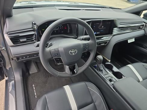Used 2026 Toyota Camry SE w/ Convenience Package FWD image 16