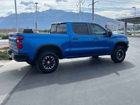 Used 2022 Chevrolet Silverado 1500 ZR2 w/ Technology Package AWD/4WD image 7