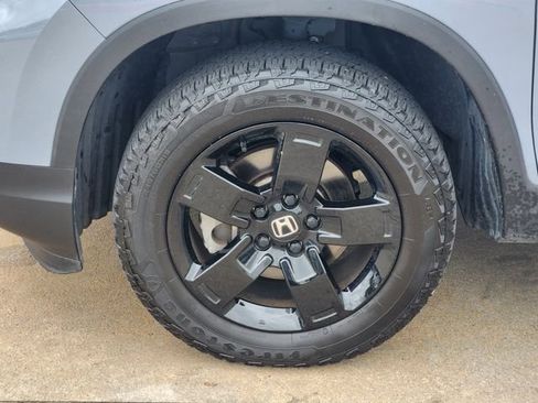 Used 2025 Honda Ridgeline Black Edition image 10