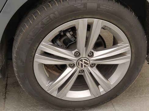 Used 2024 Volkswagen Jetta SE FWD image 31