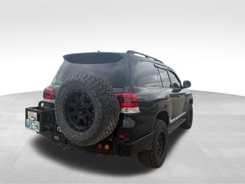 Used 2018 Toyota Land Cruiser w/ Four Season Floor Mat Package AWD/4WD image 4