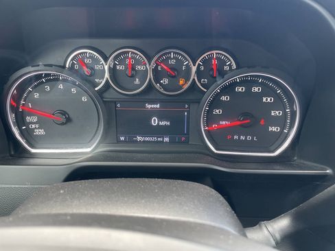 Used 2019 Chevrolet Silverado 1500 LT AWD/4WD image 16