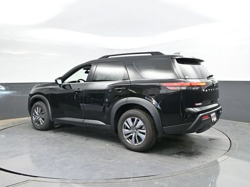 Used 2025 Nissan Pathfinder SV AWD/4WD image 8