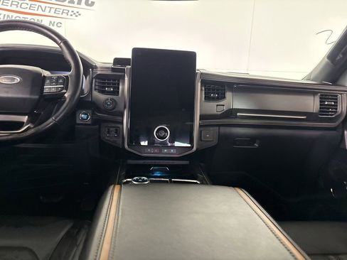 Used 2023 Ford Expedition Platinum image 25