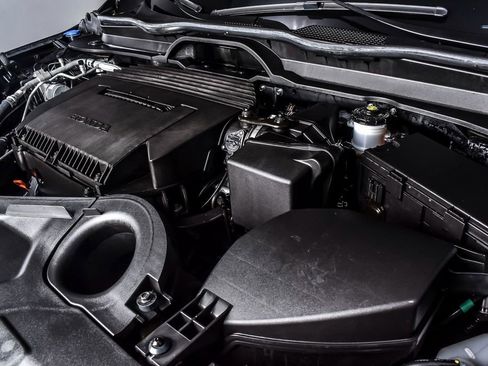 Used 2025 Honda Pilot Elite image 13